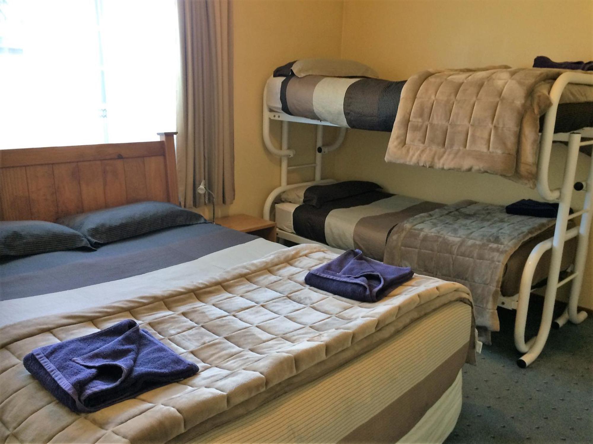 Cedar Chalets And Barkers Lodge Methven Szoba fotó